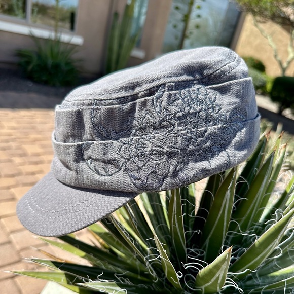 Anna & Ava | Hat | OS | Gray w/floral embroidery | EUC - Picture 8 of 10